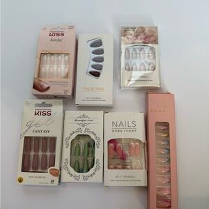 Lot of 7 press on nails